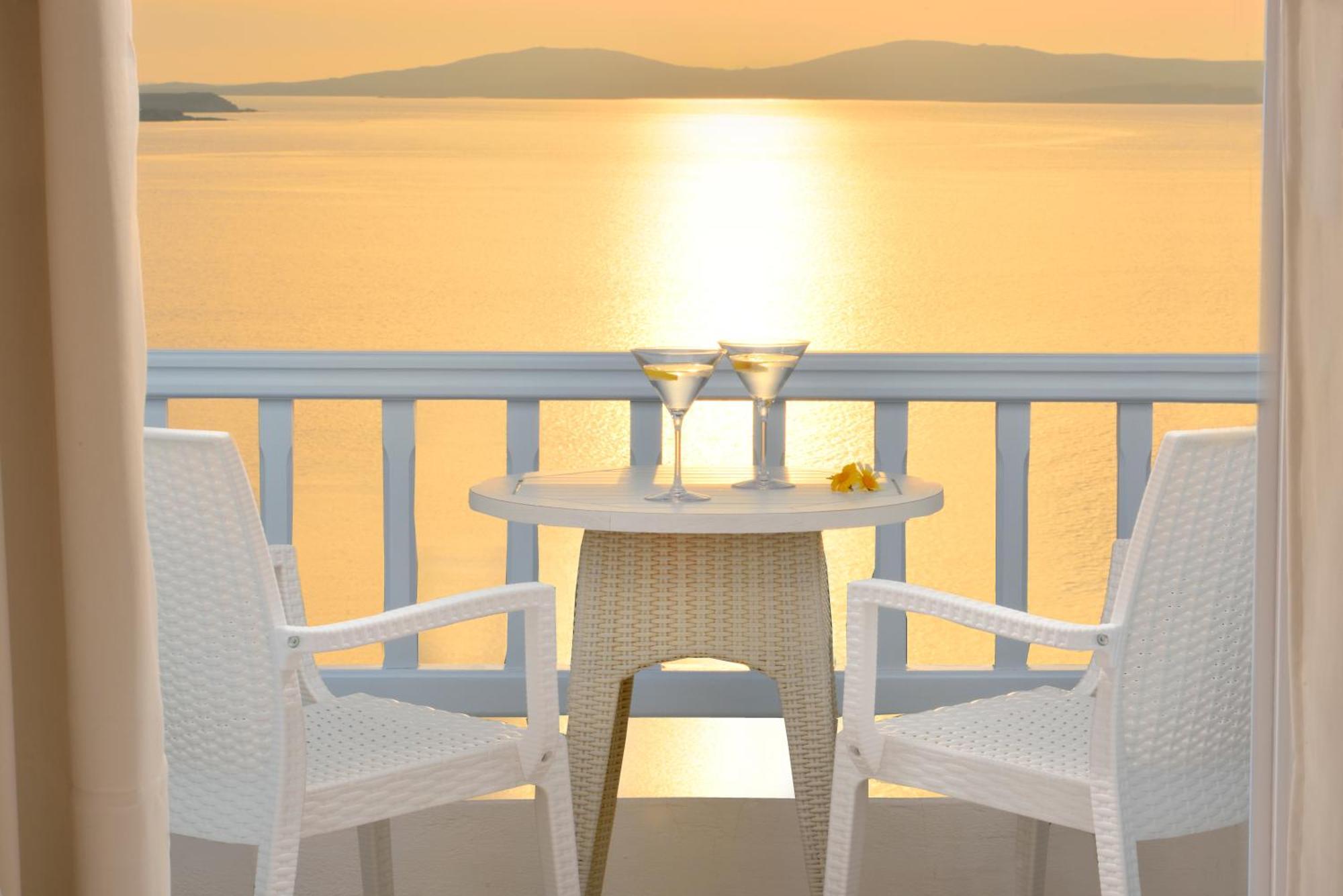 セント ジョン ホテル ヴィラズ ＆ スパ Agios Ioannis Diakoftis 部屋 写真 Sunset at the hotel