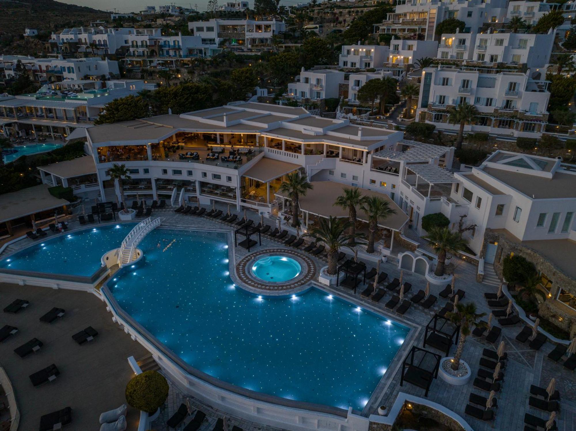 セント ジョン ホテル ヴィラズ ＆ スパ Agios Ioannis Diakoftis エクステリア 写真 Aerial view of the resort